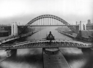 the construction of the Tyne Bridge