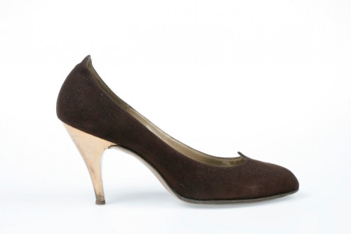 Court shoe, 1957-8. Suede, leather and metal, by Hutchings. 